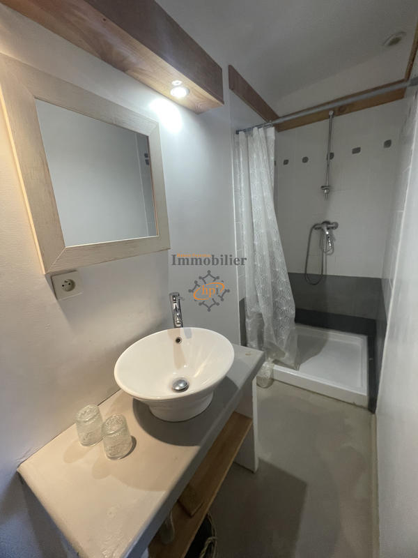 Propriété - 305 m² - 11 pièces