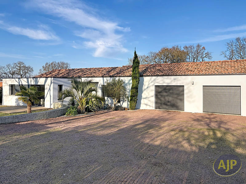 Maison - 137 m² - 6 pièces