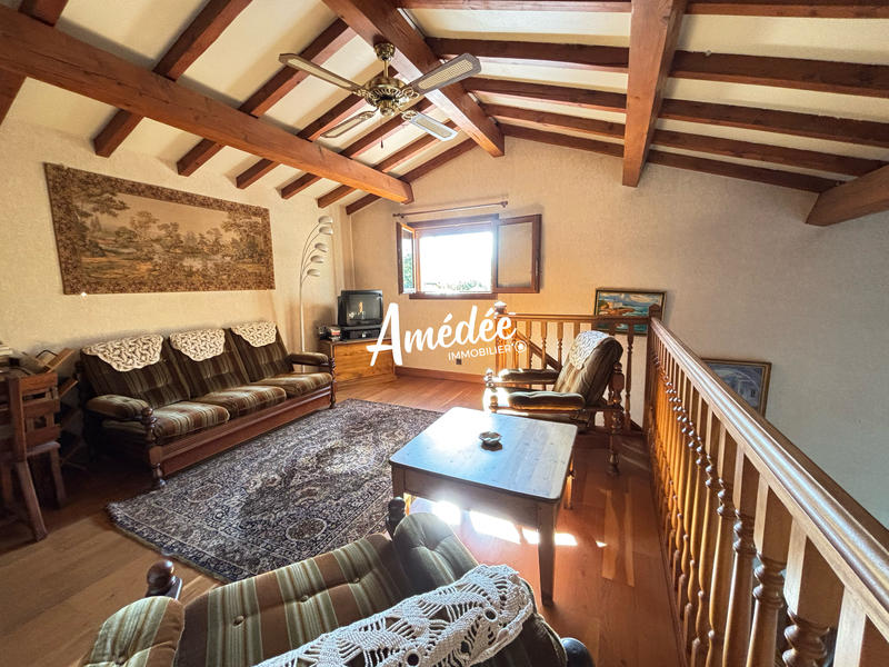 Maison traditionnelle - 193 m² - 6 pièces