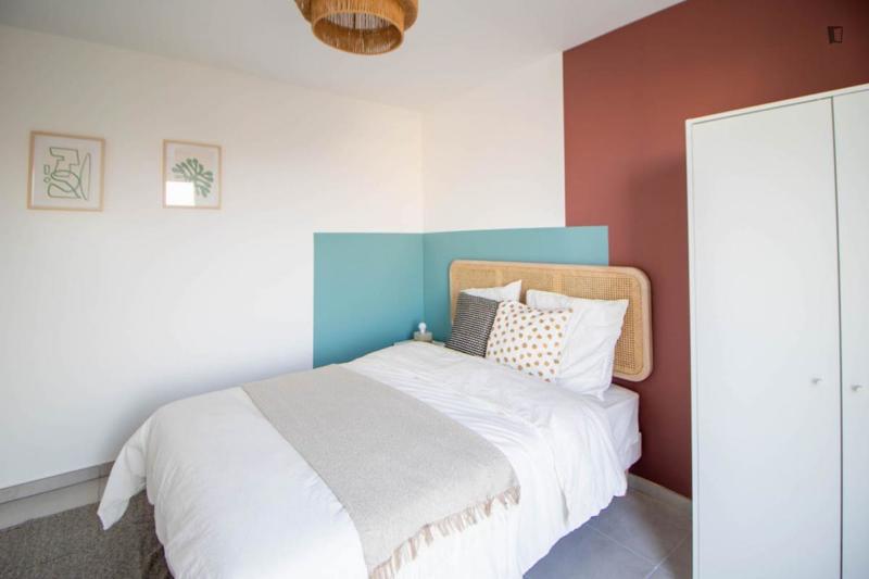 Chambre - 12 m² - 5 pièces