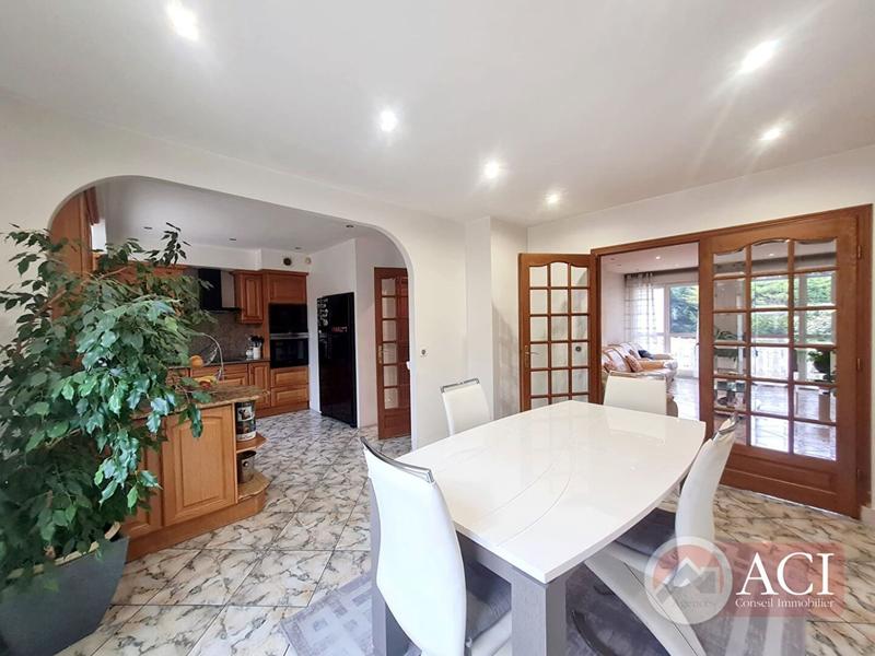 Maison - 160 m² - 7 pièces