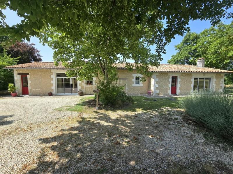 Maison - 221 m² - 7 pièces