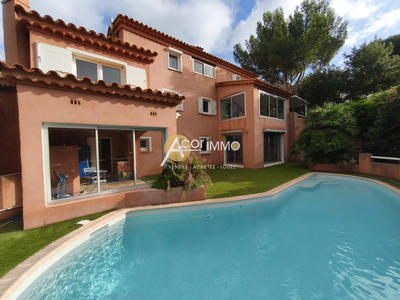 Maison - 170 m² - 7 pièces