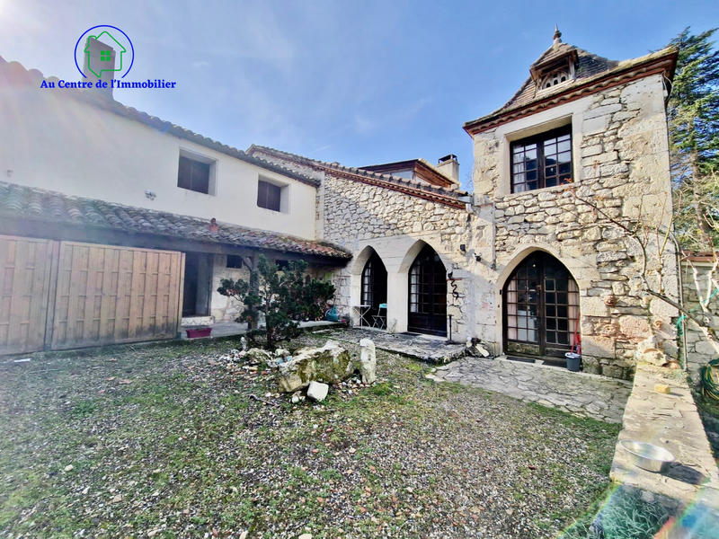 Maison - 195 m² - 6 pièces