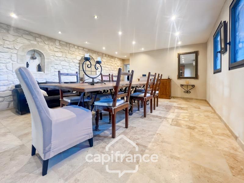 Maison en pierre - 254 m² - 7 pièces