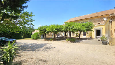 Propriété - 412 m² - 19 pièces