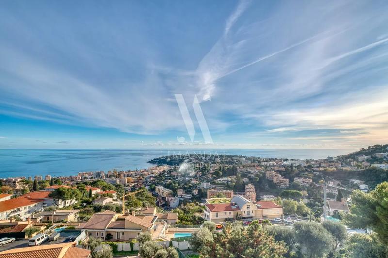 Appartement - 111 m² - 4 pièces