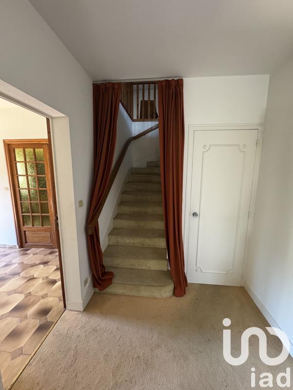 Maison - 270 m² - 9 pièces