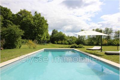 Propriété - 217 m² - 8 pièces