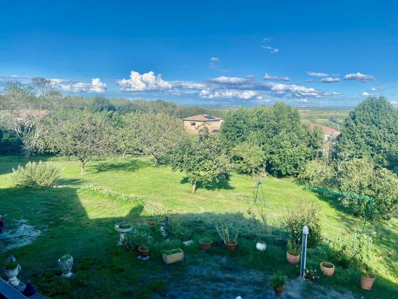 Maison - 209 m² - 6 pièces