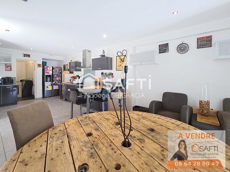 Maison - 180 m² - 6 pièces