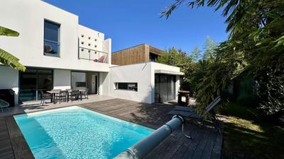 Villa - 180 m² - 5 pièces