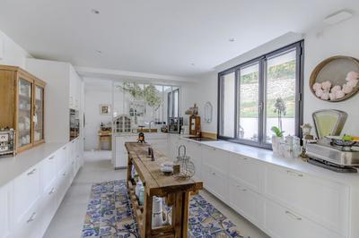 Maison - 275 m² - 9 pièces