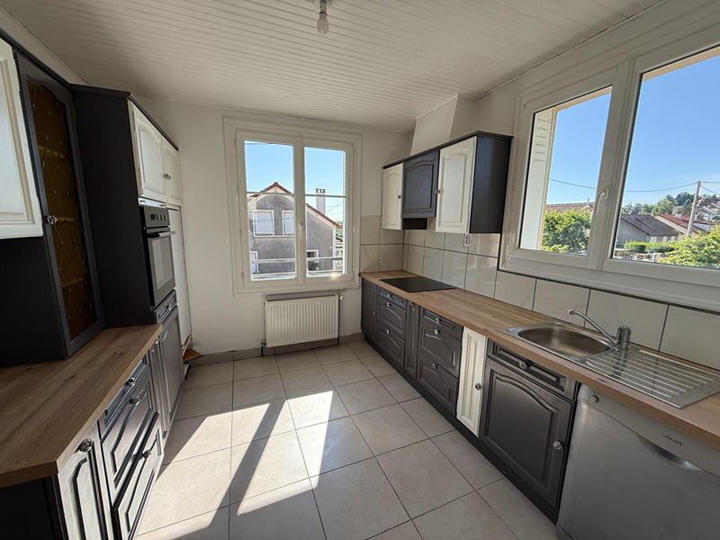 Maison - 101 m² - 5 pièces