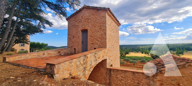 Château - 1 200 m² - 20 pièces