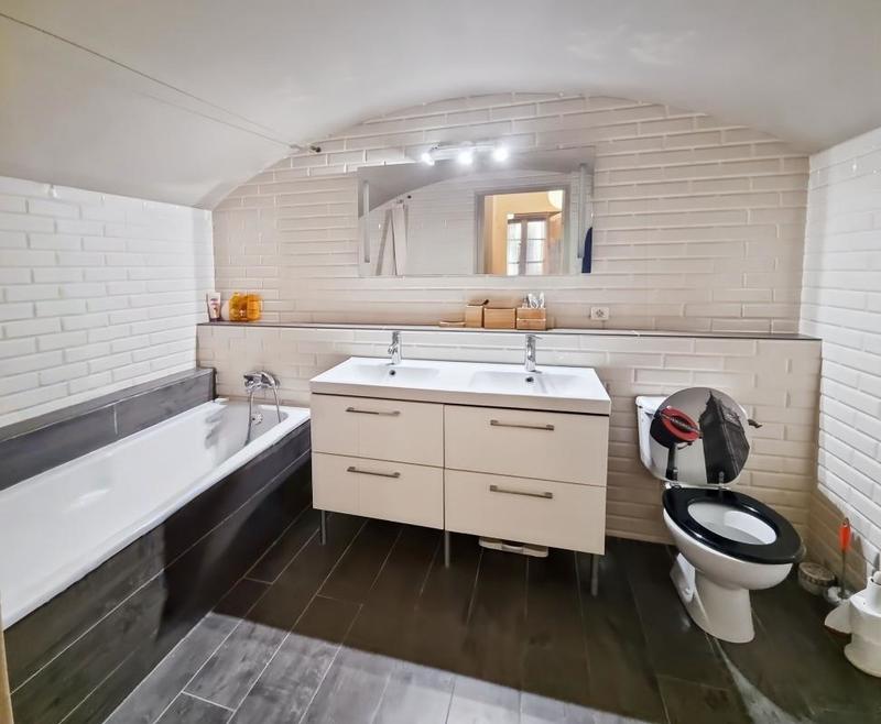 Appartement - 147 m² - 6 pièces