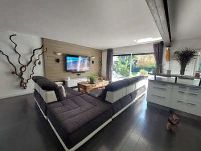 Maison - 250 m² - 9 pièces