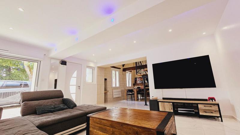 Maison - 180 m² - 5 pièces