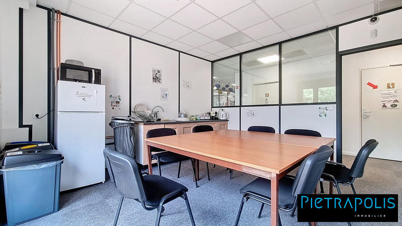 Fonds de commerce - Local d'activité / Entrepôt - 399 m²