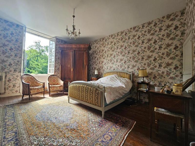 Maison - 292 m² - 10 pièces