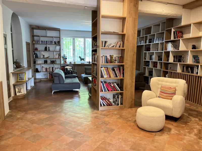 Mas - 730 m² - 11 pièces