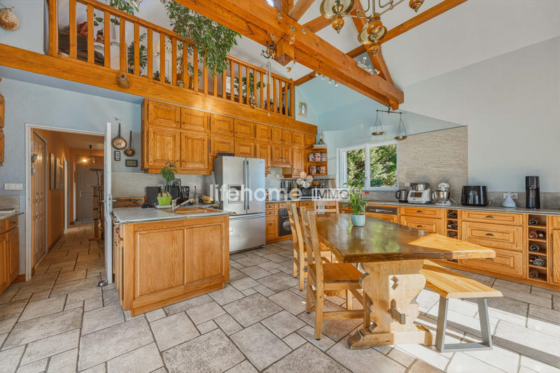 Maison - 164 m² - 8 pièces