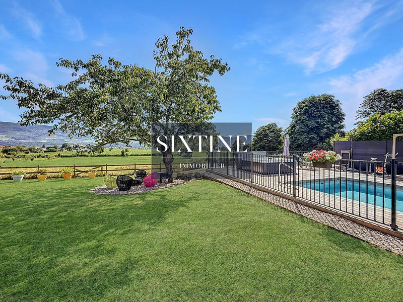 Maison ancienne - 692 m² - 16 pièces