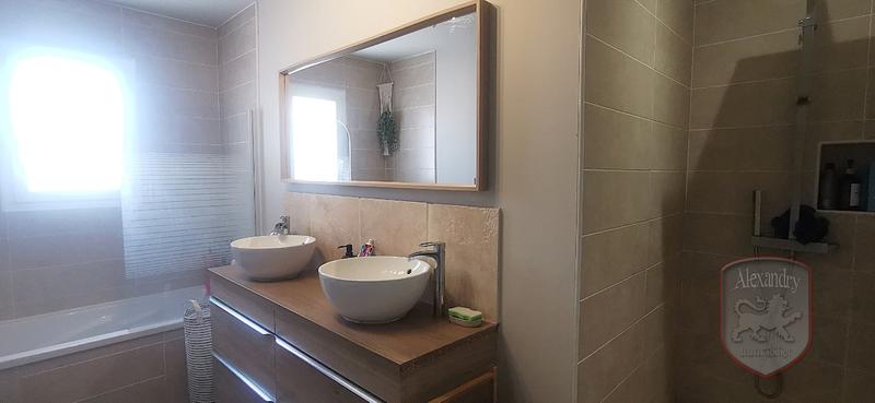 Maison - 98 m² - 5 pièces