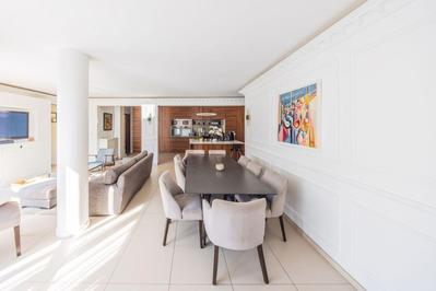 Appartement - 104 m² - 4 pièces