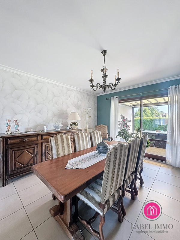 Maison - 176 m² - 8 pièces