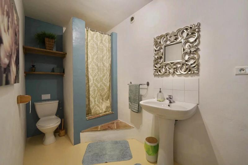 Maison - 256 m² - 11 pièces