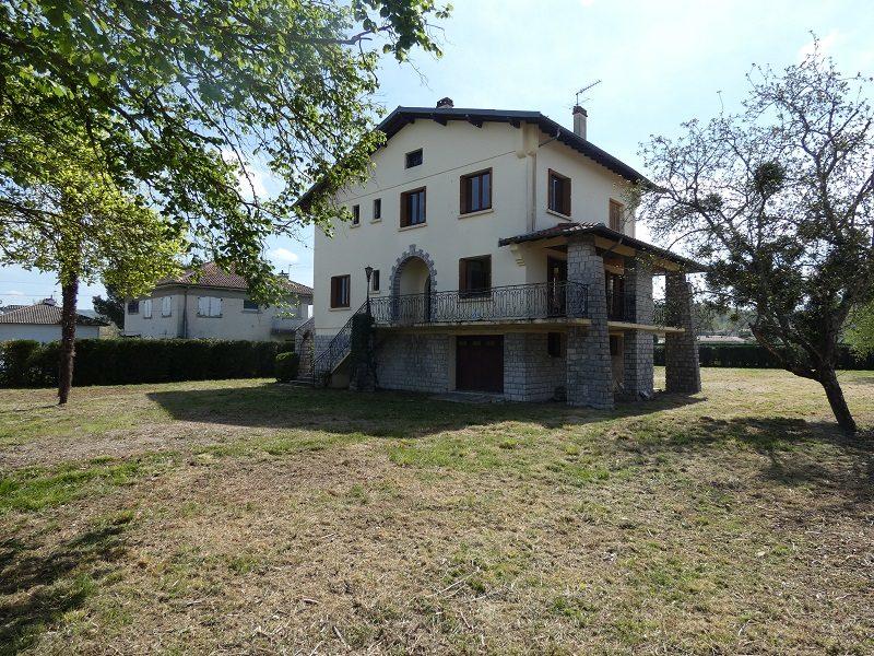 Villa - 144 m² - 8 pièces