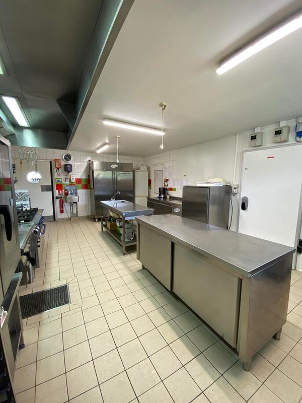 Fonds de commerce - 243 m²