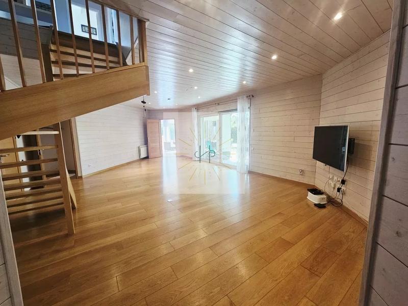 Maison - 176 m² - 7 pièces