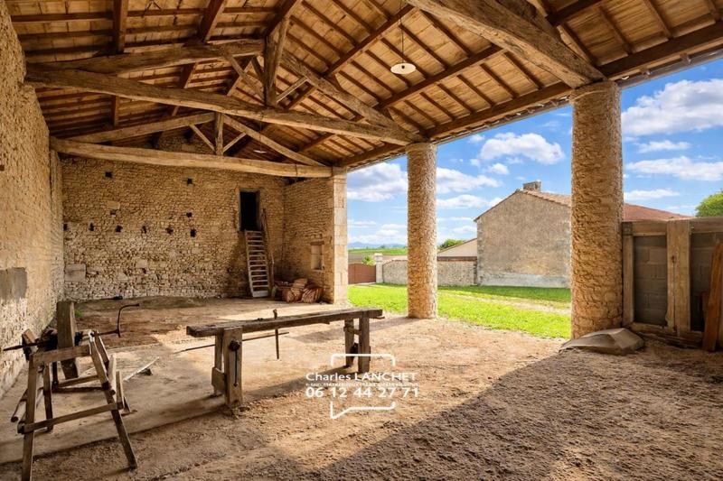 Maison - 250 m² - 6 pièces