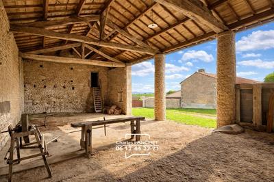 Maison - 250 m² - 6 pièces