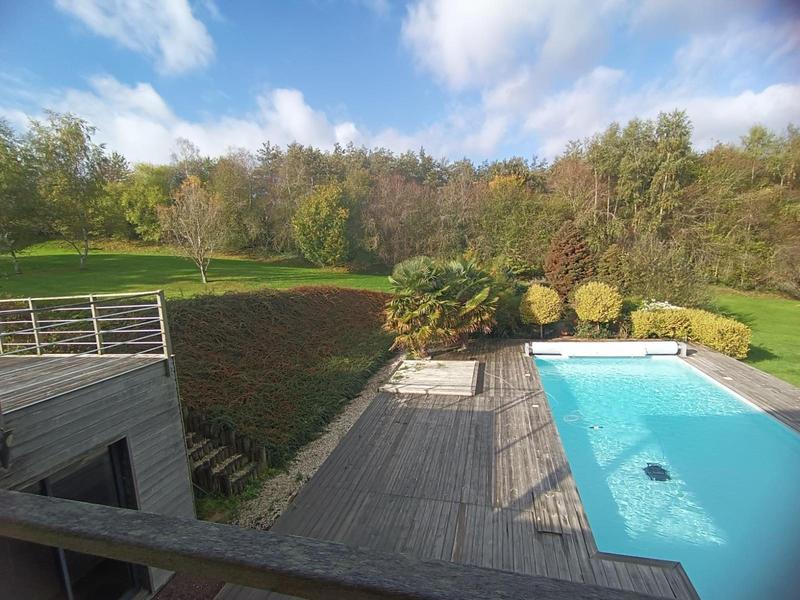 Maison contemporaine - 261 m² - 7 pièces