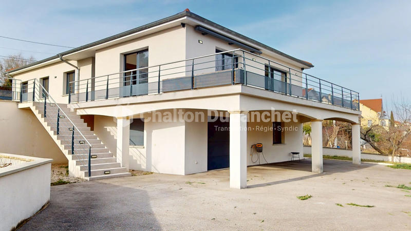 Maison - 185 m² - 7 pièces