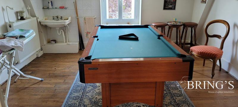 Maison - 222 m² - 9 pièces