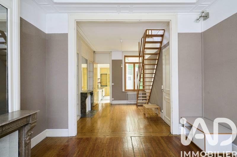 Maison - 190 m² - 9 pièces