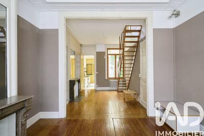 Maison - 190 m² - 9 pièces