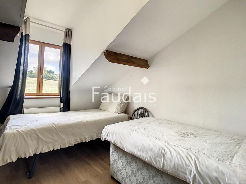 Propriété - 200 m² - 10 pièces