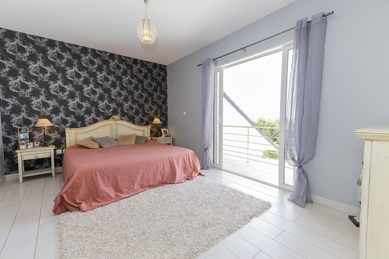 Maison - 253 m² - 7 pièces