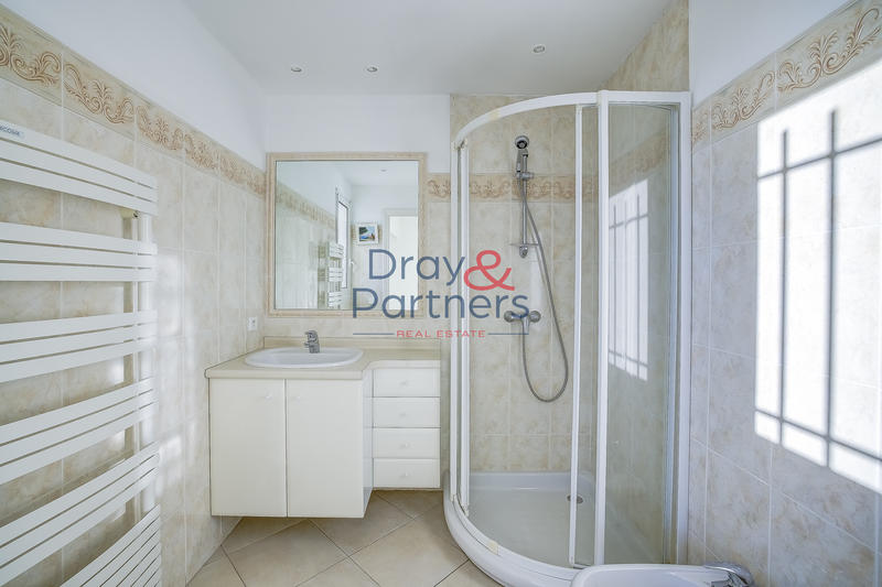 Villa - 305 m² - 7 pièces