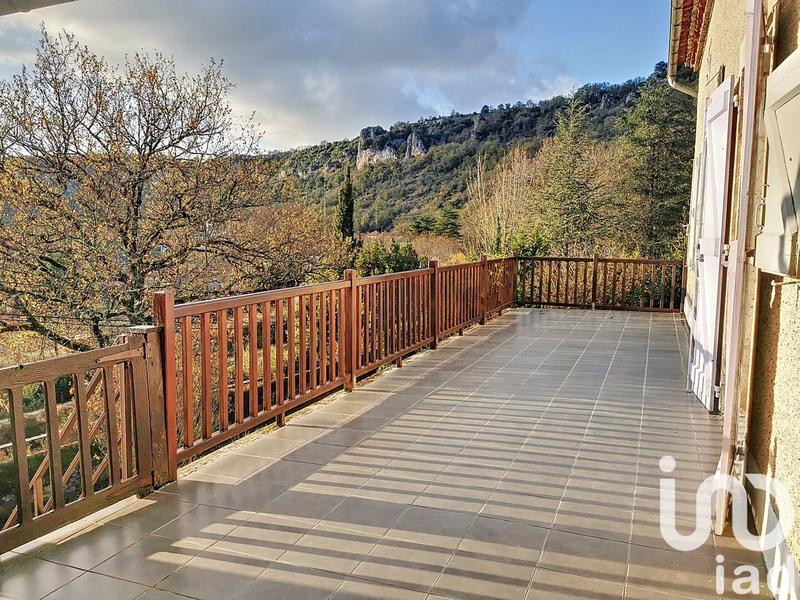 Maison - 231 m² - 9 pièces