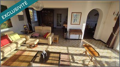 Maison - 159 m² - 8 pièces