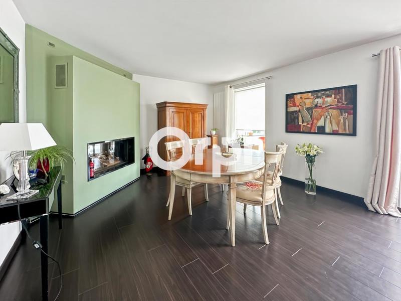 Maison - 213 m² - 6 pièces