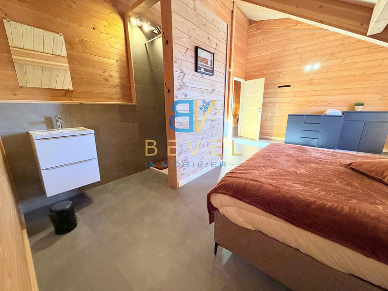 Châlet - 339 m² - 10 pièces