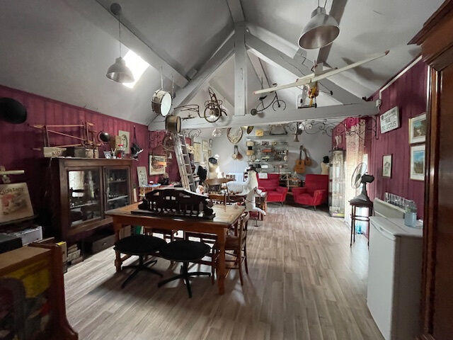 Maison - 210 m² - 5 pièces