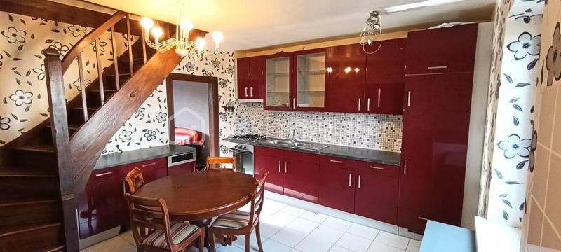 Maison - 84 m² - 6 pièces